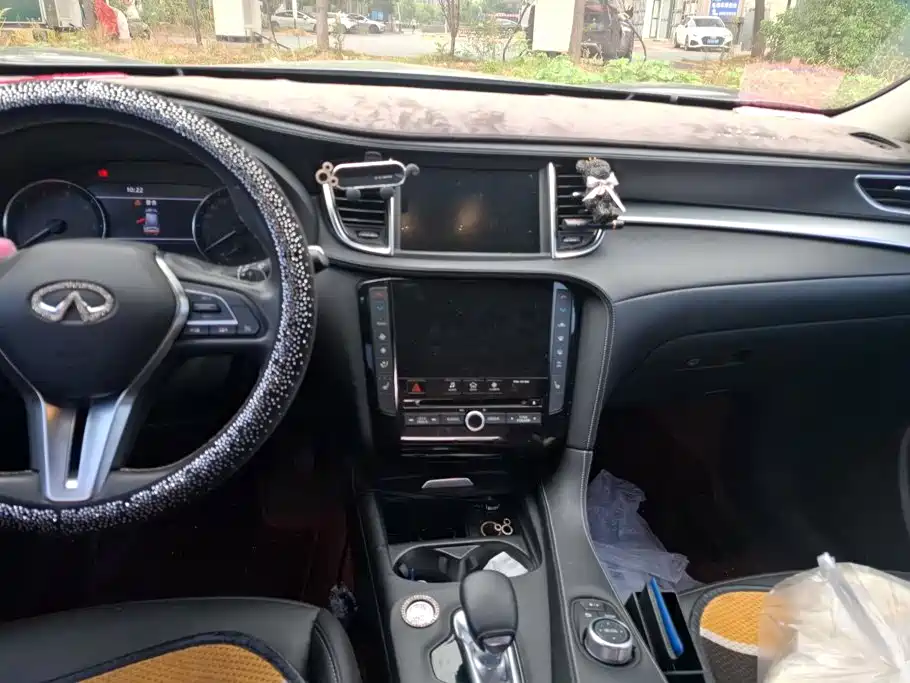 Photo 13 - Infiniti QX50