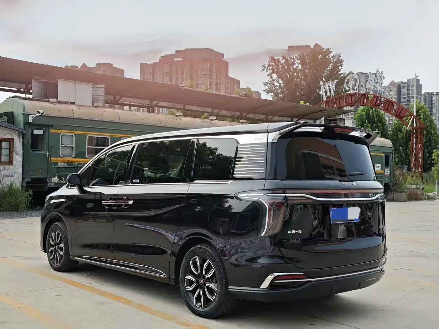 Hongqi HQ9 2023 2023 2.0T Smart Connect Flag Smooth Edition