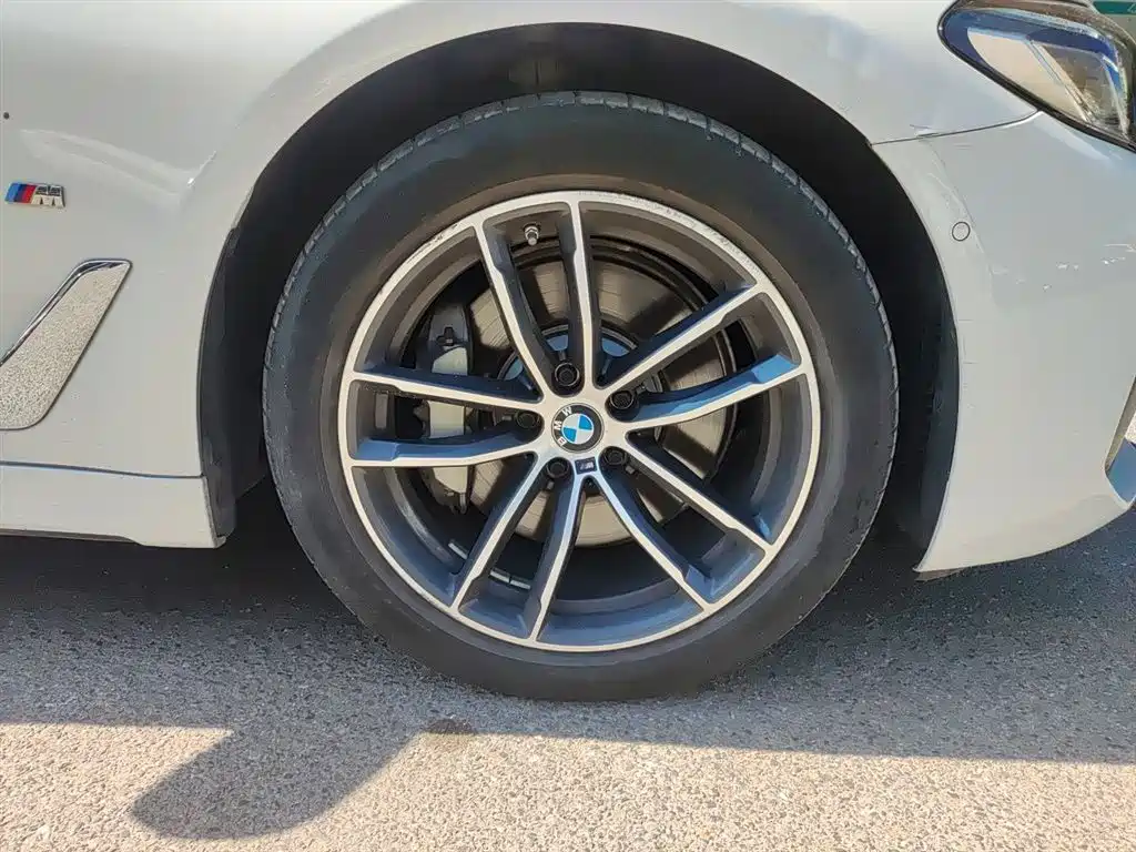 BMW 5 SERIES NEW ENERGY