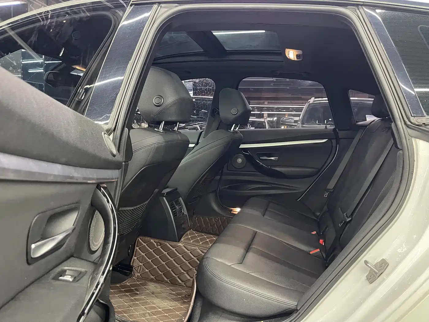 BMW 3 Series GT 2020 320i M Sport Package фото 4