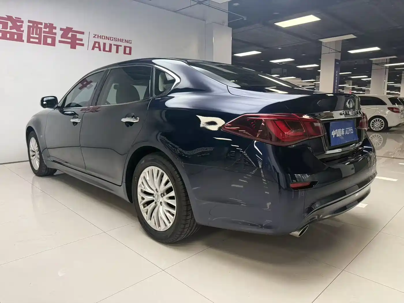 Infiniti Q70 2019 Q70L 2.0T Elite Edition PLUS фото 14