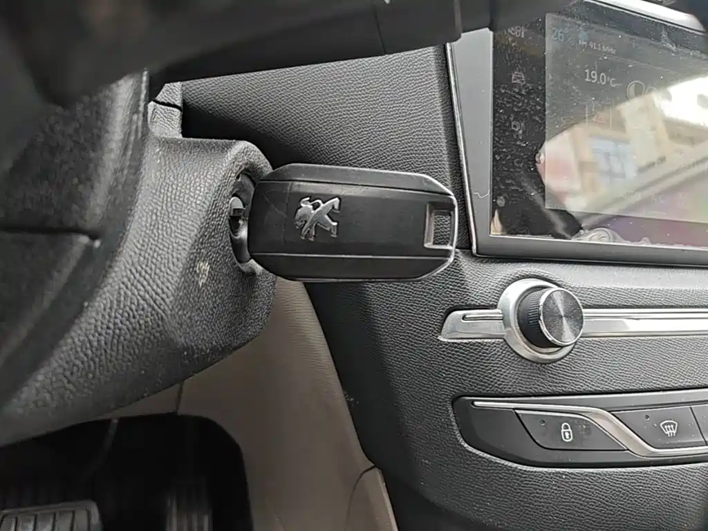 Peugeot 408 2014 1.8L Automatic Luxury Edition фото 9