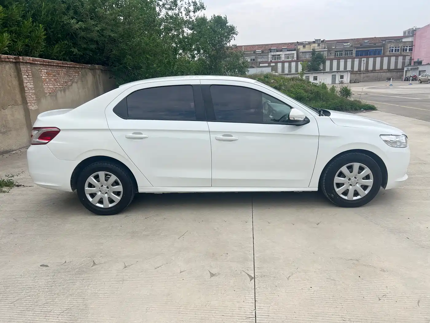 Peugeot 301 2016 1.6L Auto Comfort Edition фото 9