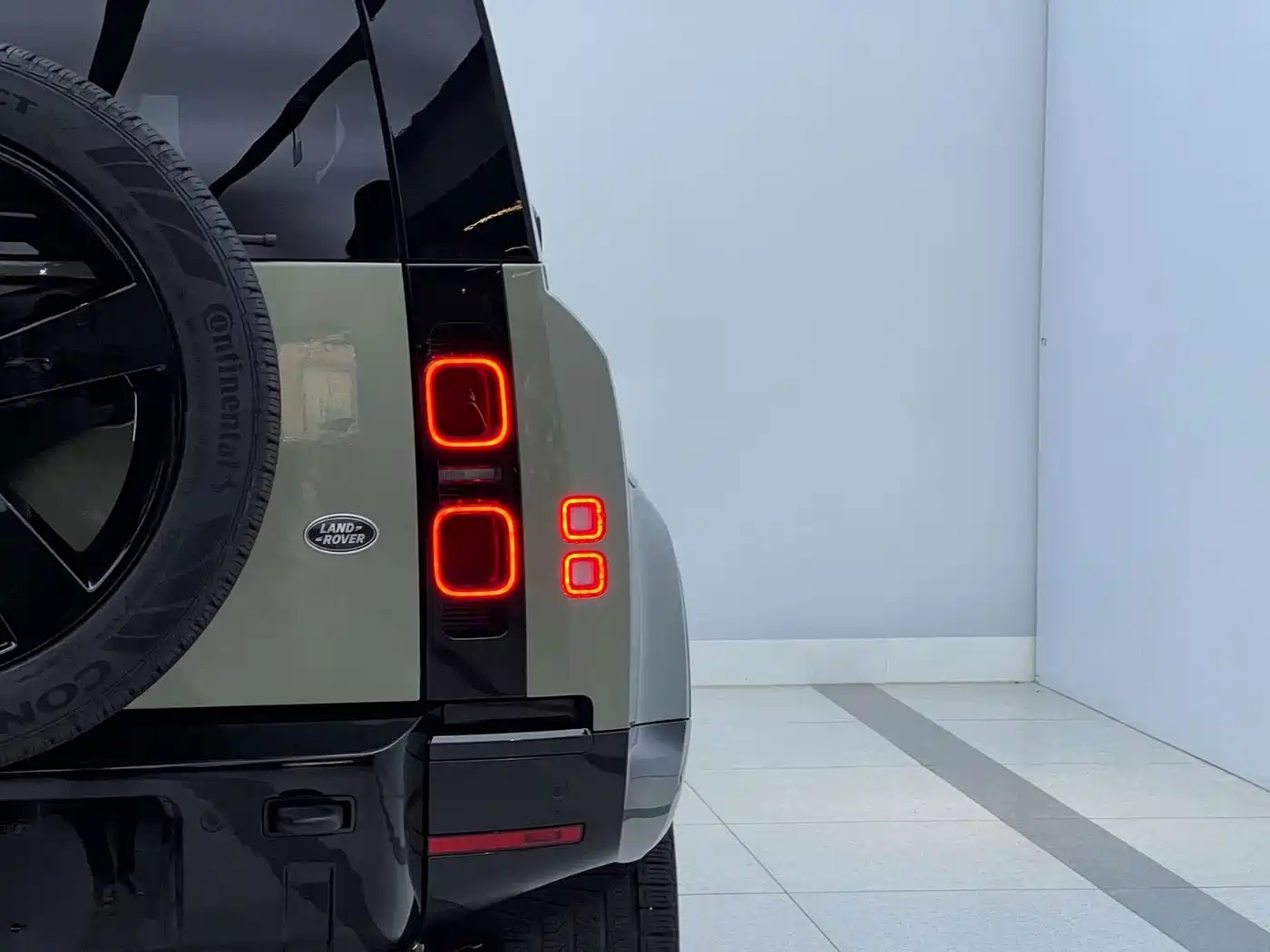 Land Rover Defender 2025 2025 110 3.0T P400 -Dynamic HSE