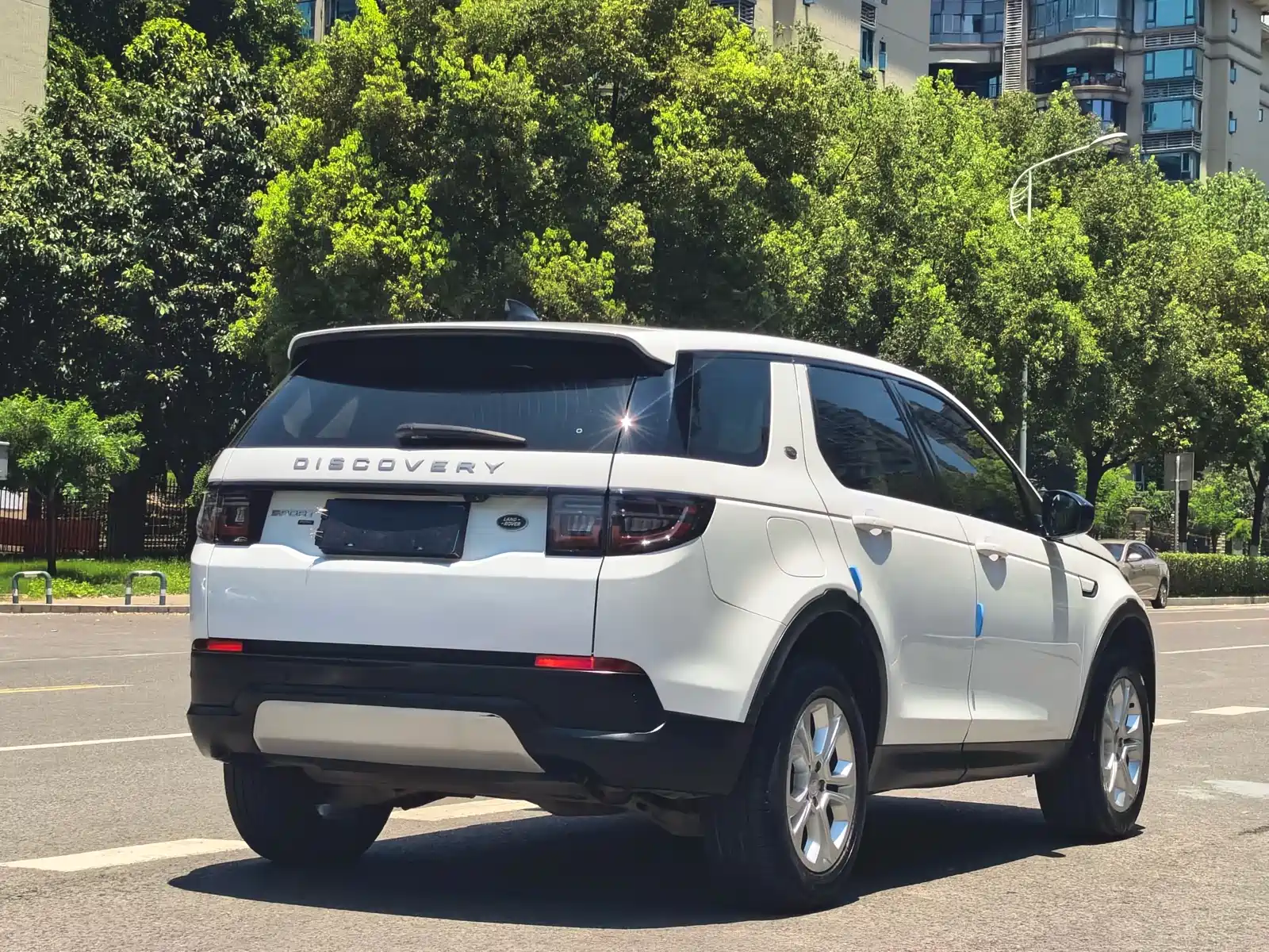 Фото 16 - Land Rover Discovery Sport