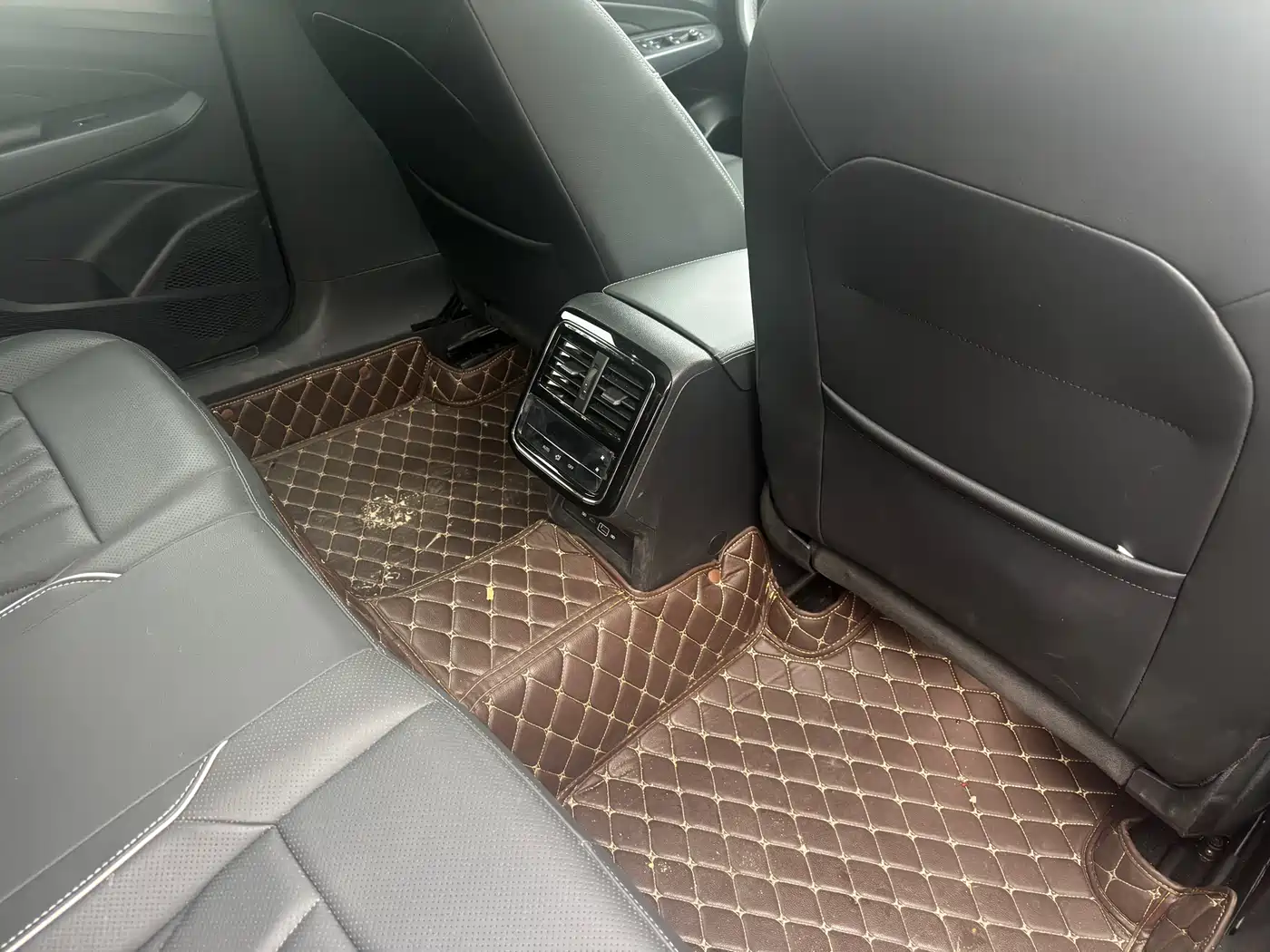 Volkswagen Passat 2024 280TSI Elite Edition фото 9