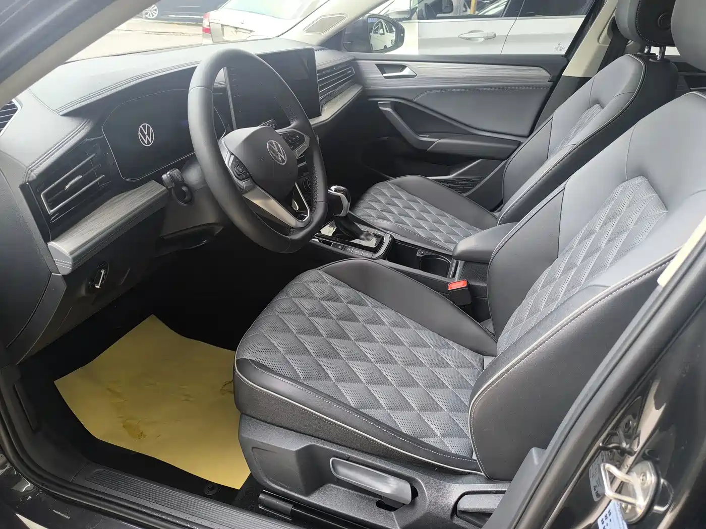 Volkswagen Sagitar 2024 300TSI DSG Surpass Edition фото 4