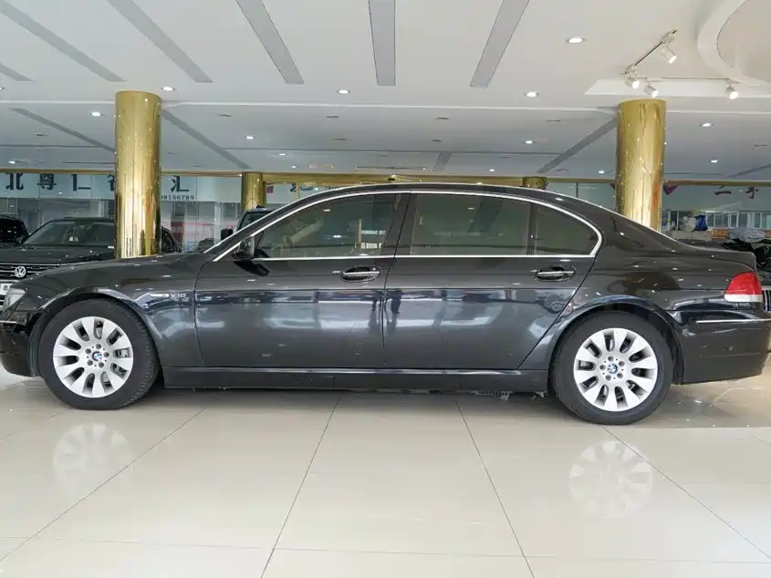 Photo 14 - BMW 7 Series