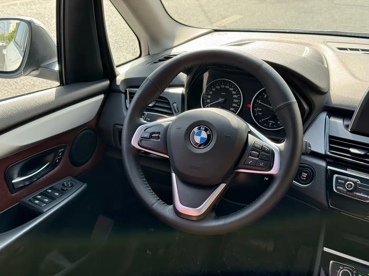 BMW 2 Series Touring 2016 218i Fashion Model фото 5