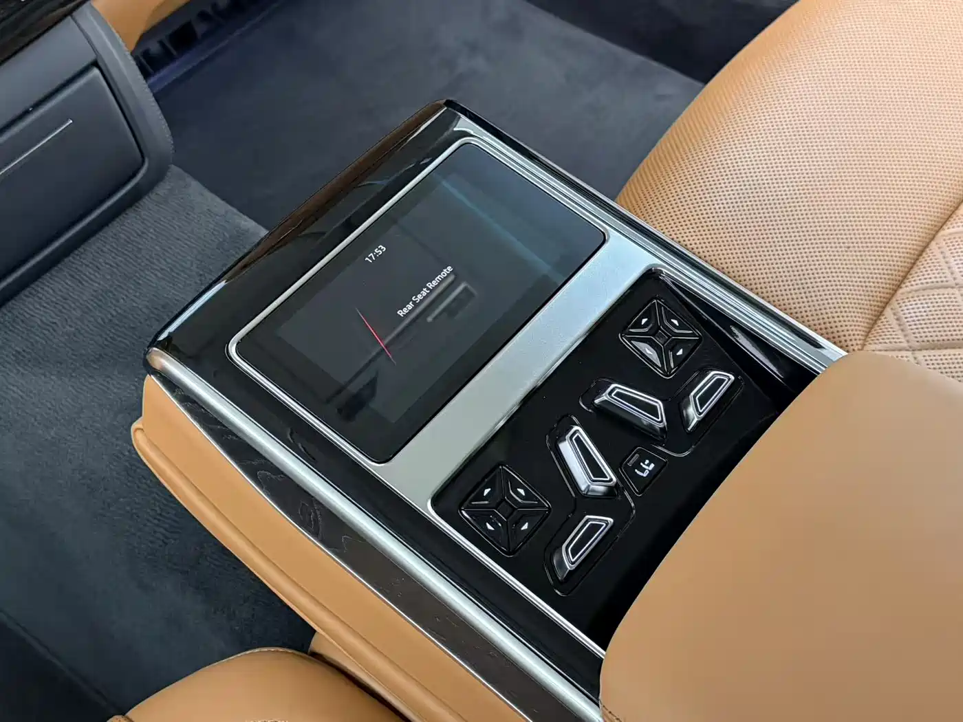 Audi A8 2023 A8L 50 TFSI quattro Exclusive фото 13