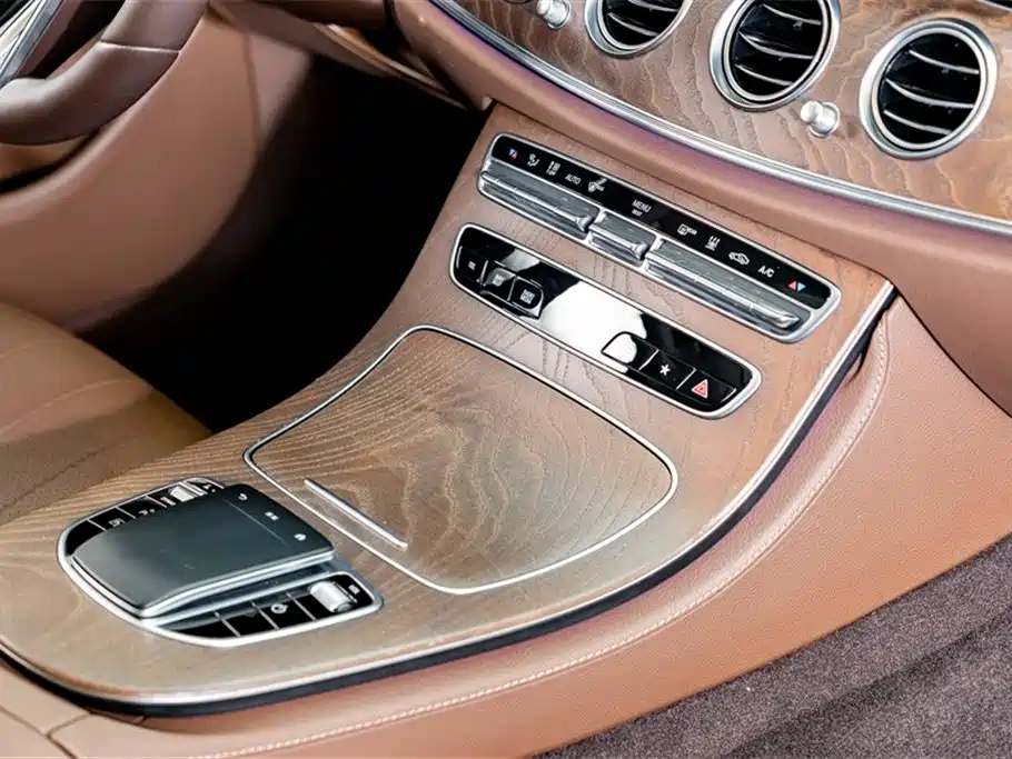 Mercedes-Benz E-Class New Energy 2022 E 350 e L Plug-in Hybrid Sedan фото 19