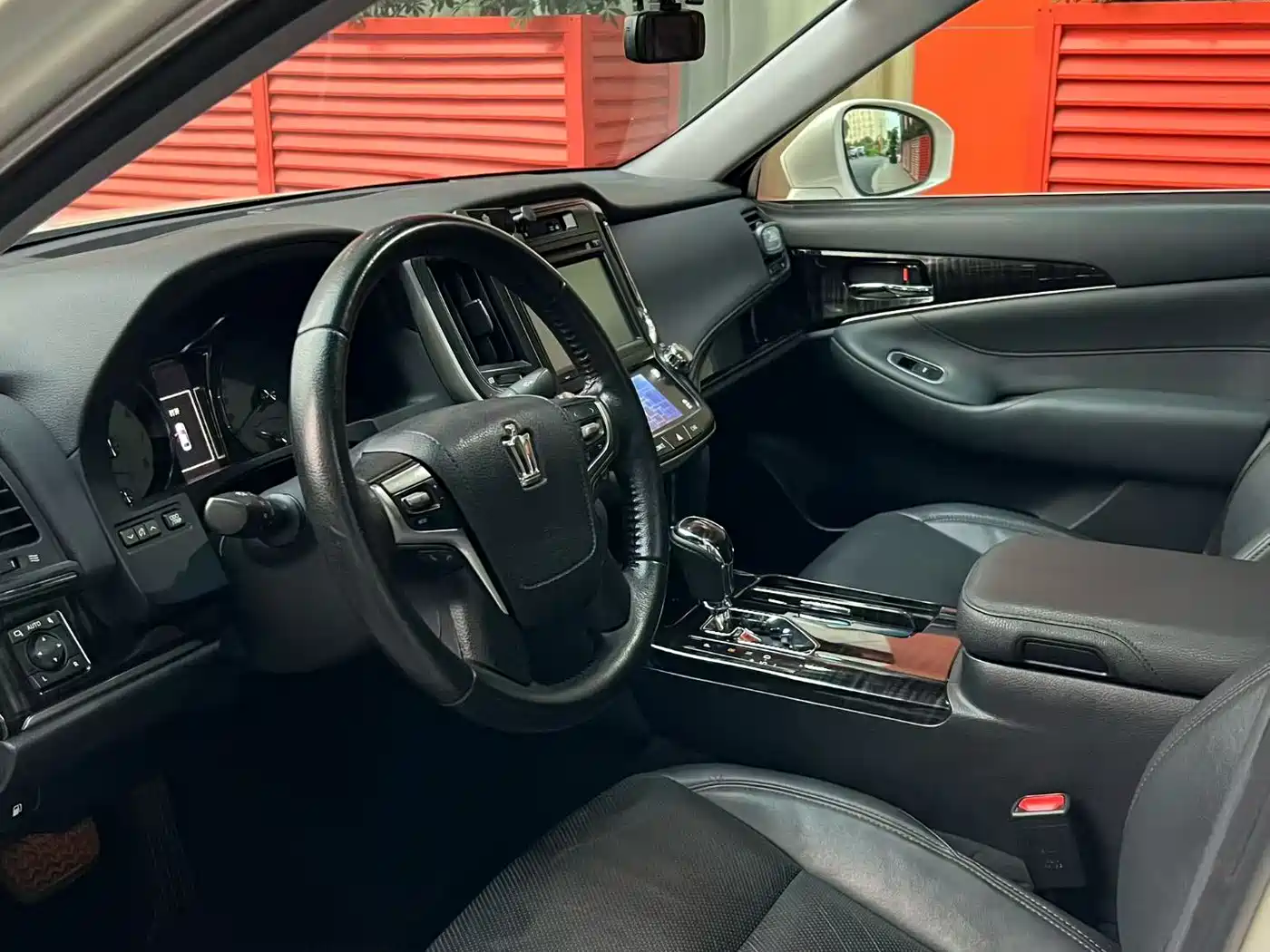 Toyota Crown 2015 2.0T Fashion фото 4
