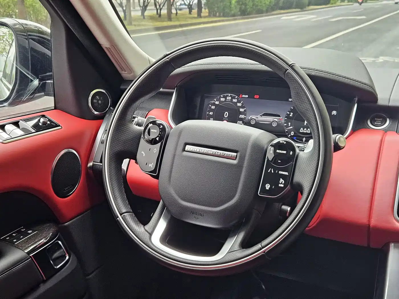 Land Rover Range Rover Sport 2021 3.0 L6 Gloss Black Edition фото 11