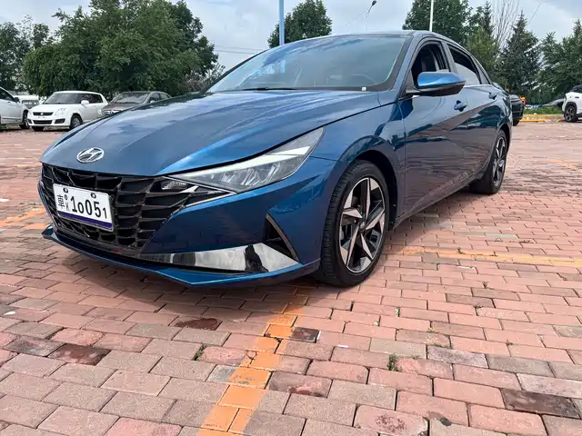 Hyundai Elantra 1.5L CVT LUX, Премиум