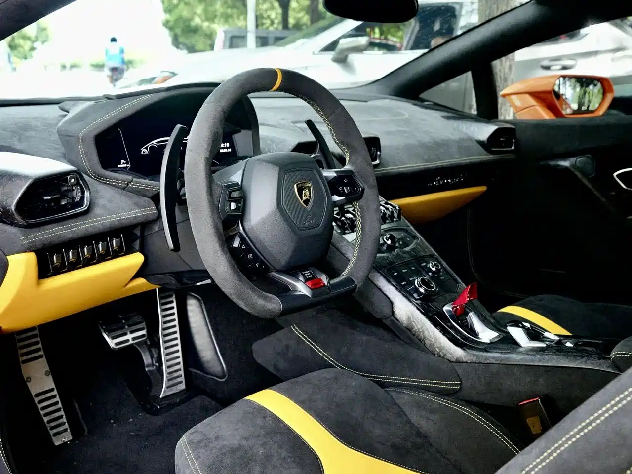 Lamborghini Huracán 2014 LP 610-4 фото 7