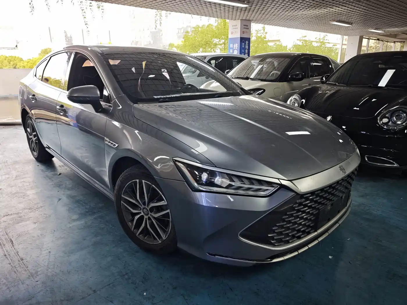 Photo 2 - BYD Qin PLUS