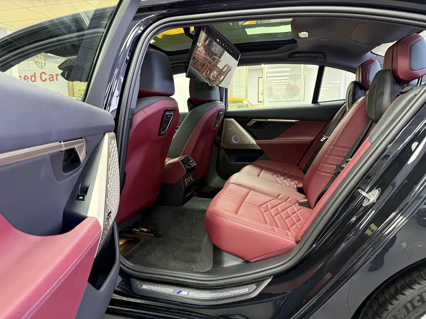 BMW 5 Series 2025 530Li Premium M Sport Package фото 10