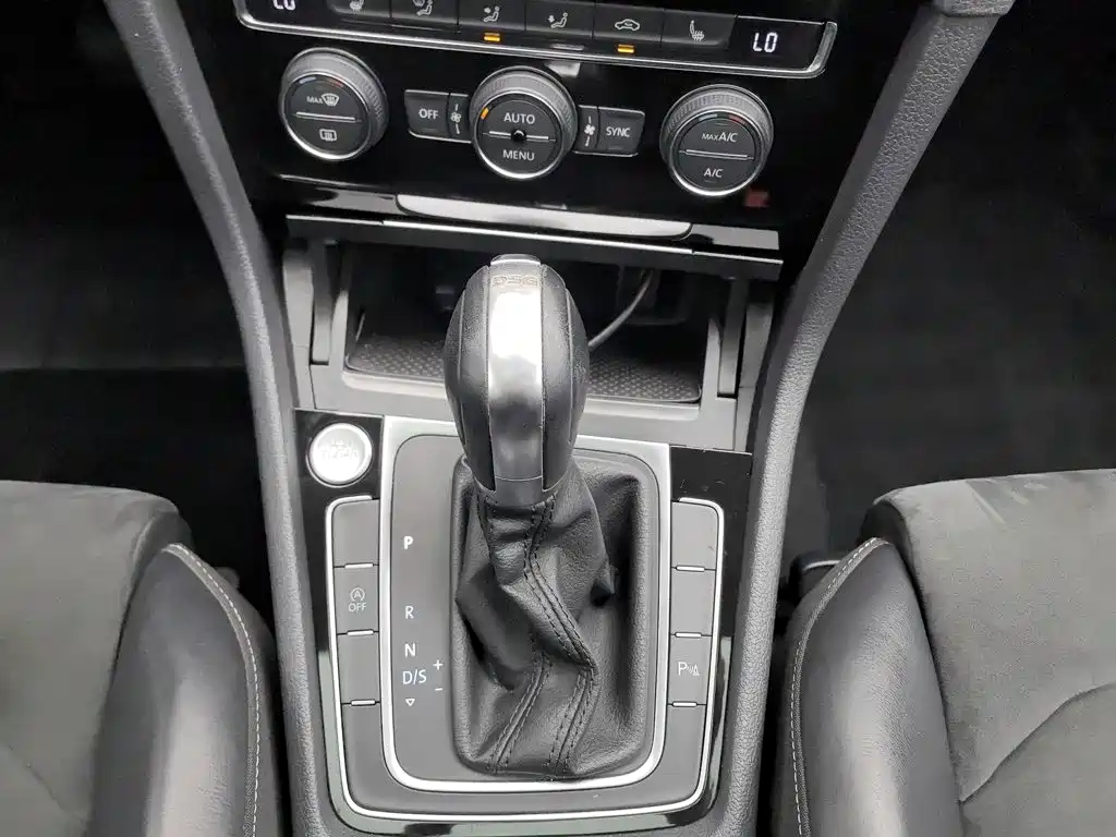 صورة 13 - Volkswagen Golf