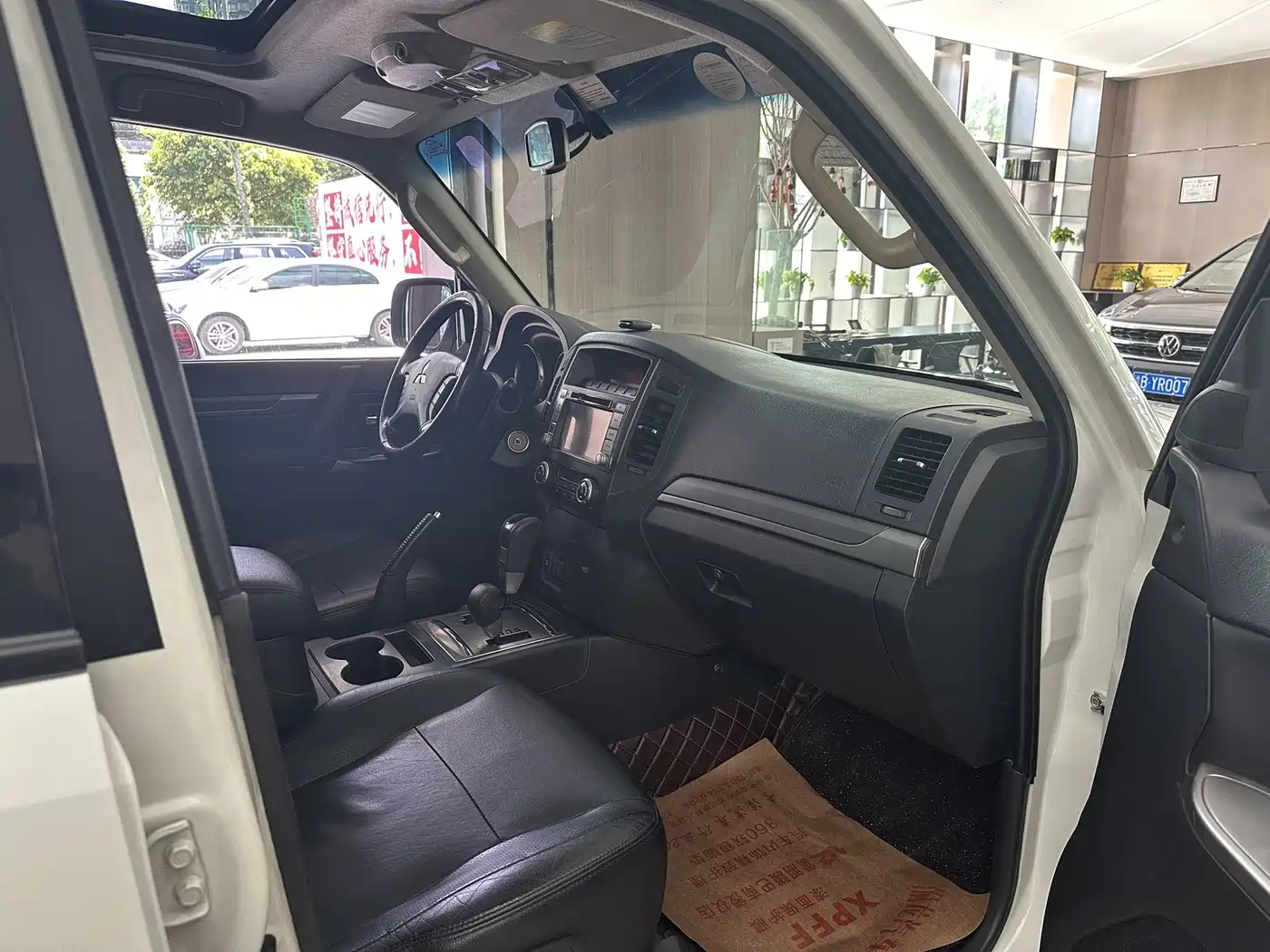 Mitsubishi Pajero (Import) 2012 3.0L Elite Plus Edition фото 9