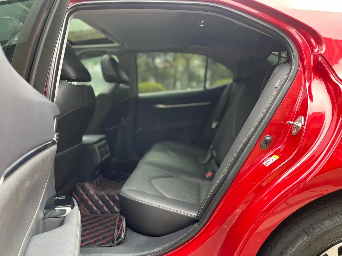 Toyota Camry 2018 2.5S Trend Edition фото 9