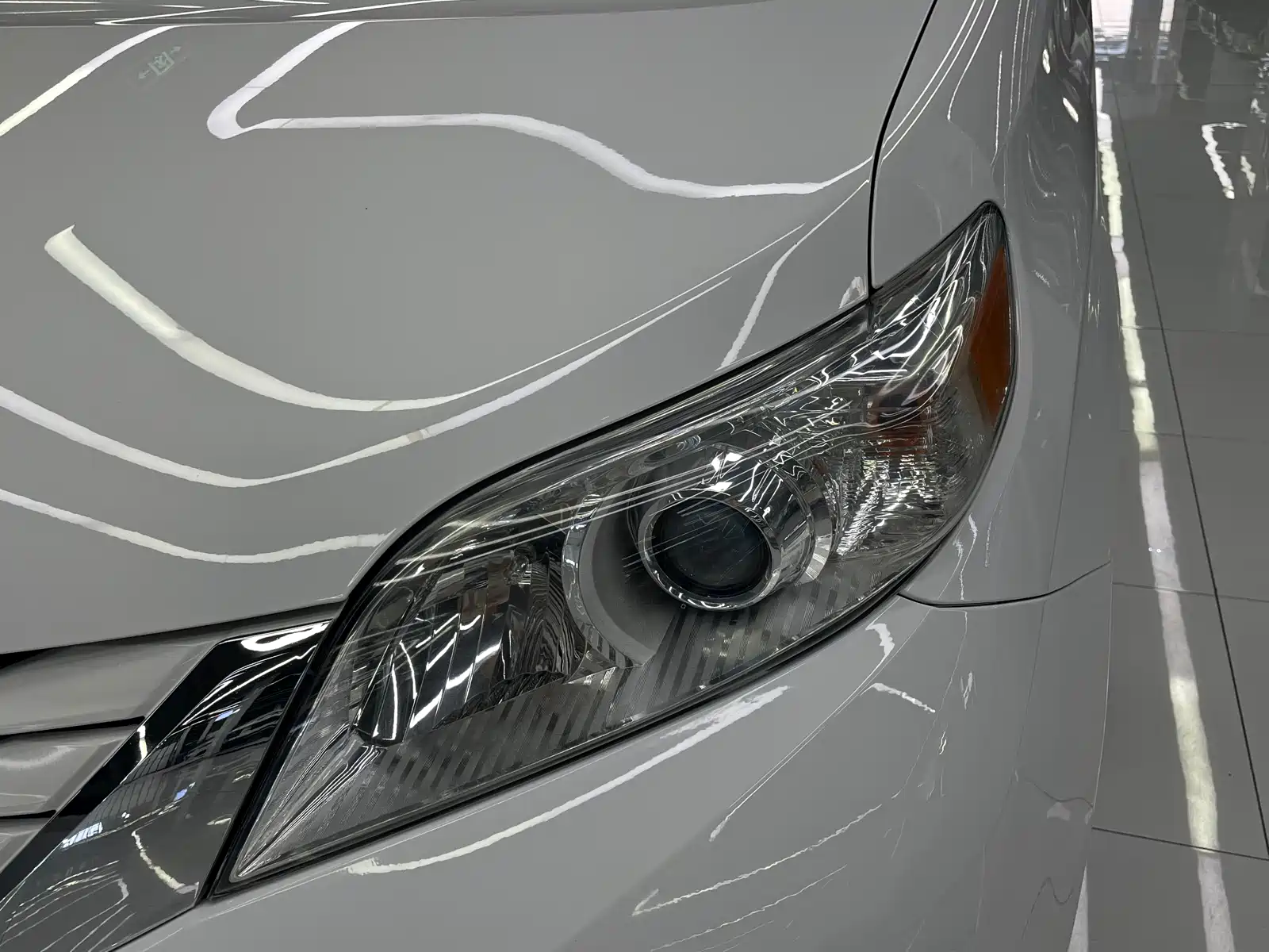 Photo 48 - Toyota Sienna