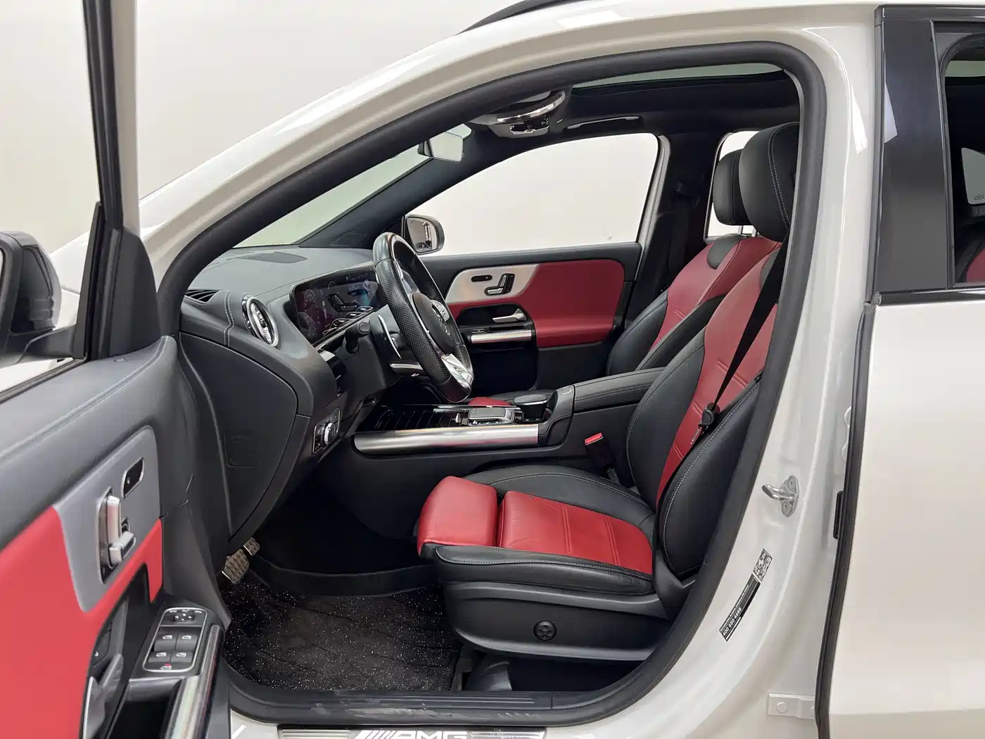 MERCEDES-BENZ GLA AMG