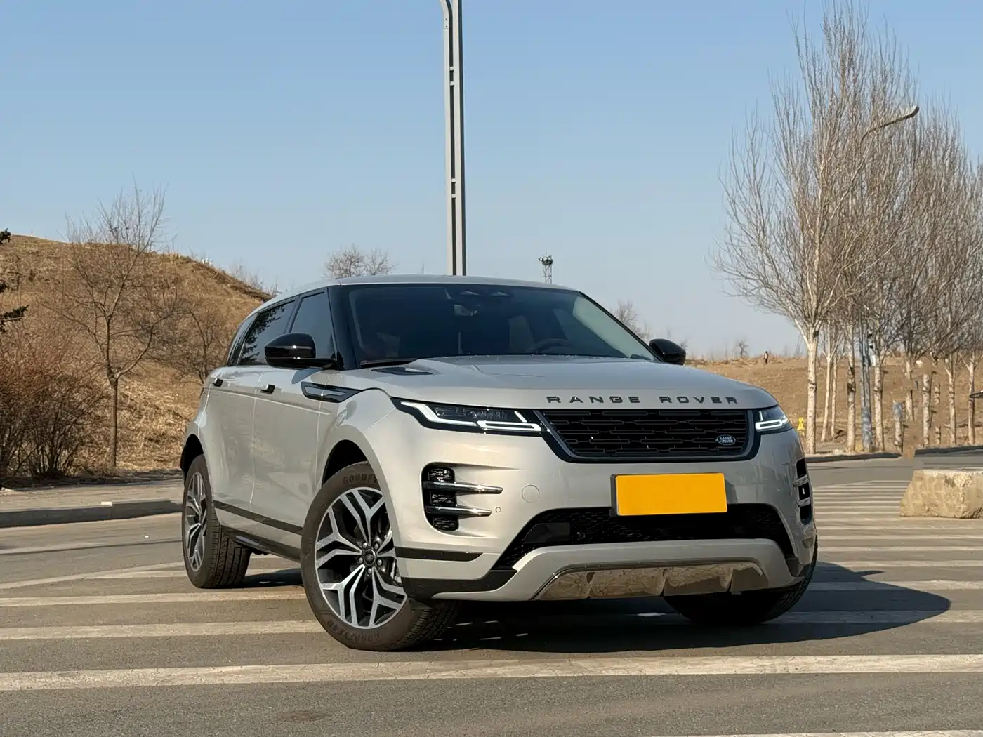 Land Rover Range Rover Evoque 2024 Range Rover Evoque L 249PS Light Master Edition фото 3
