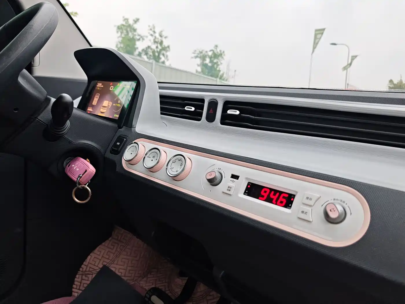 Фото 8 - Wuling Motors Hongguang MINIEV