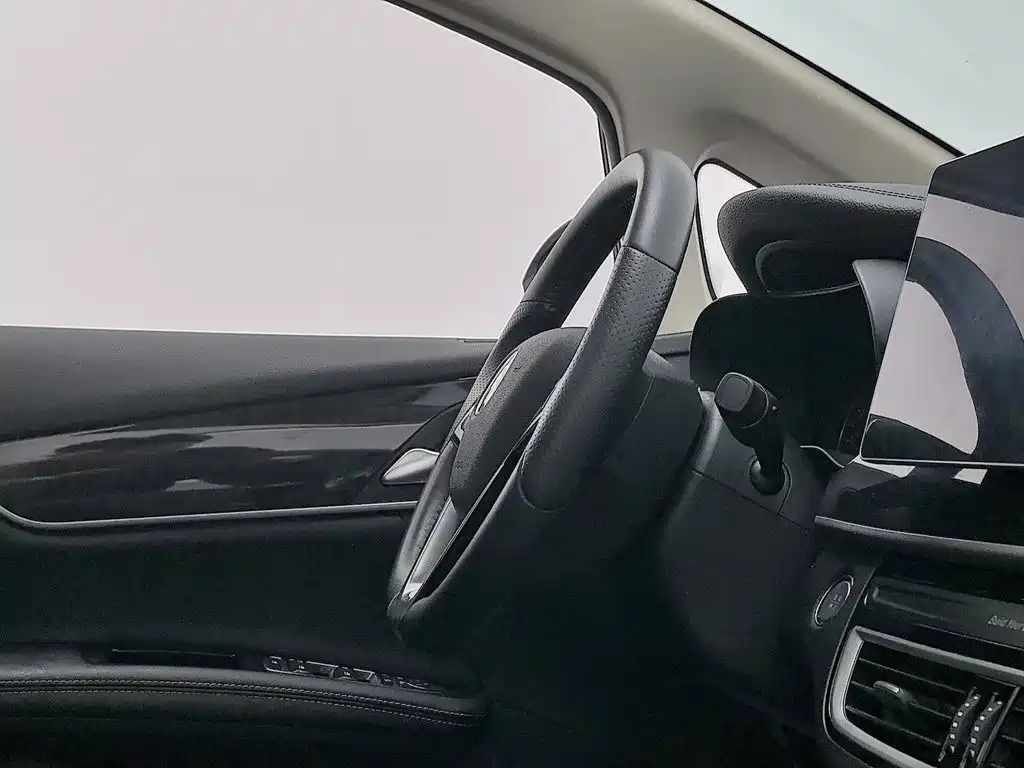 Фото 22 - BYD Song MAX