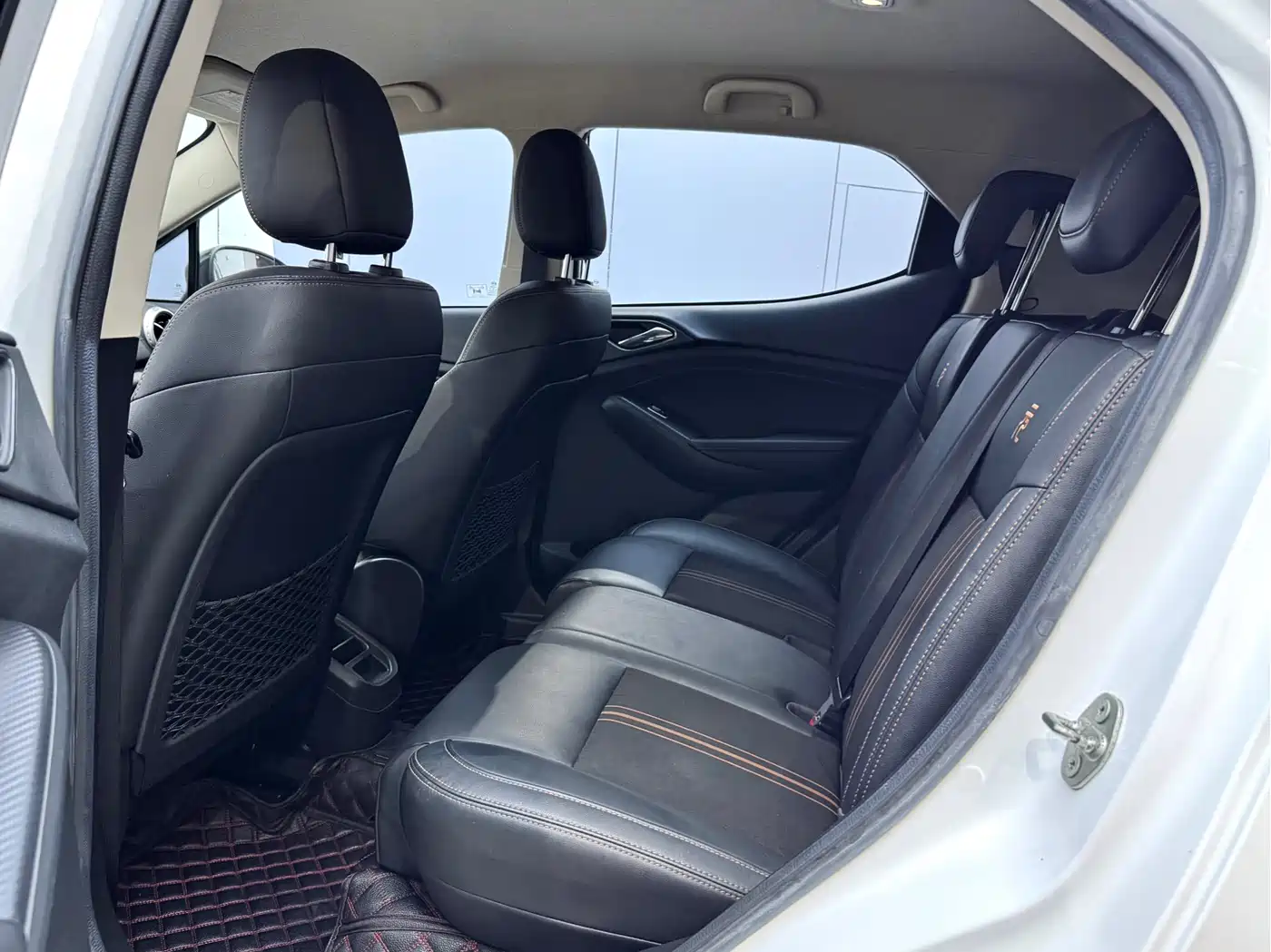 BYD Yuan 2017 1.5L Auto Cool Connect фото 10