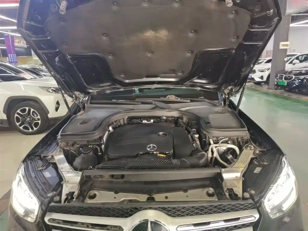 MERCEDES-BENZ GLC
