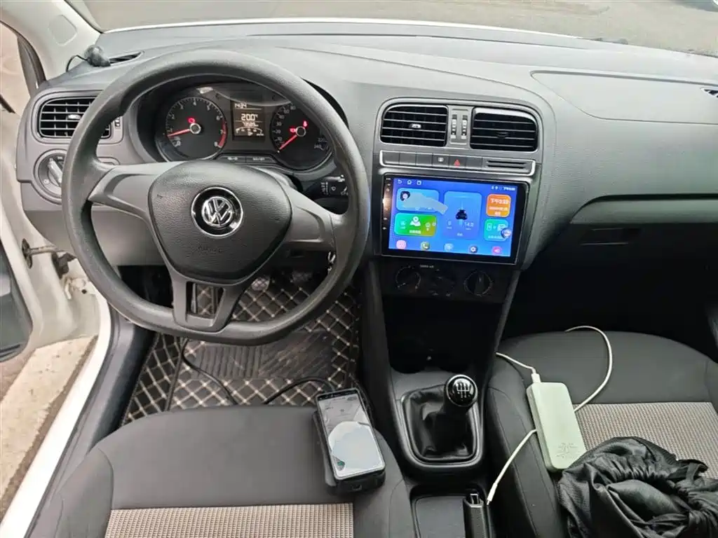 Volkswagen Polo 2016 1.4L Manual Trend фото 9