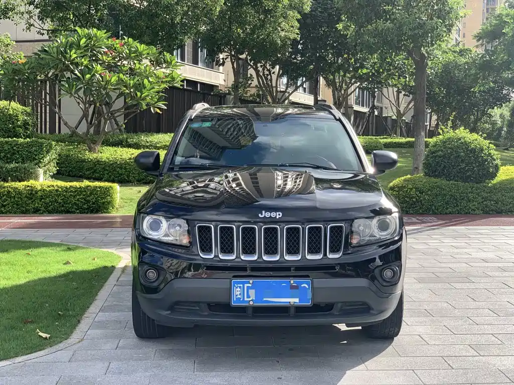 Jeep Compass (Import) 2015 2015 2.0L 2WD Sport