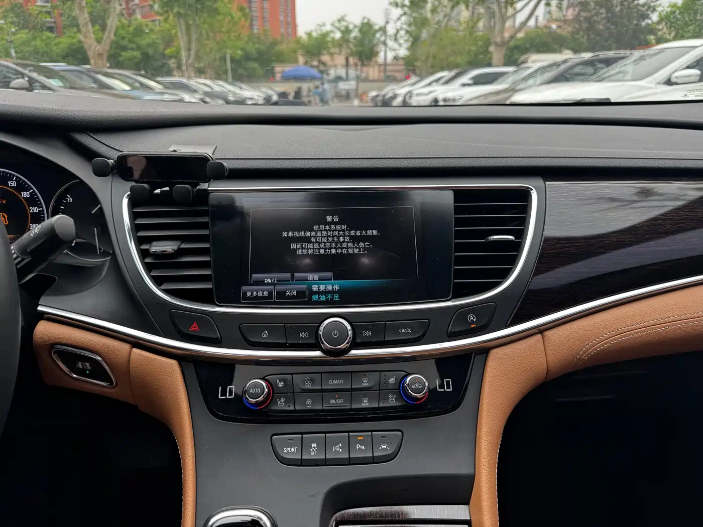 Buick LaCrosse 2016 Model 28T Luxury фото 9