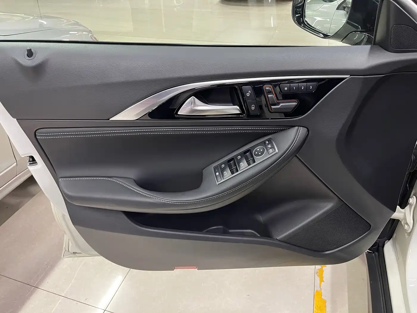 Infiniti QX30 2018 2017 Model 1.6T 2WD Sport