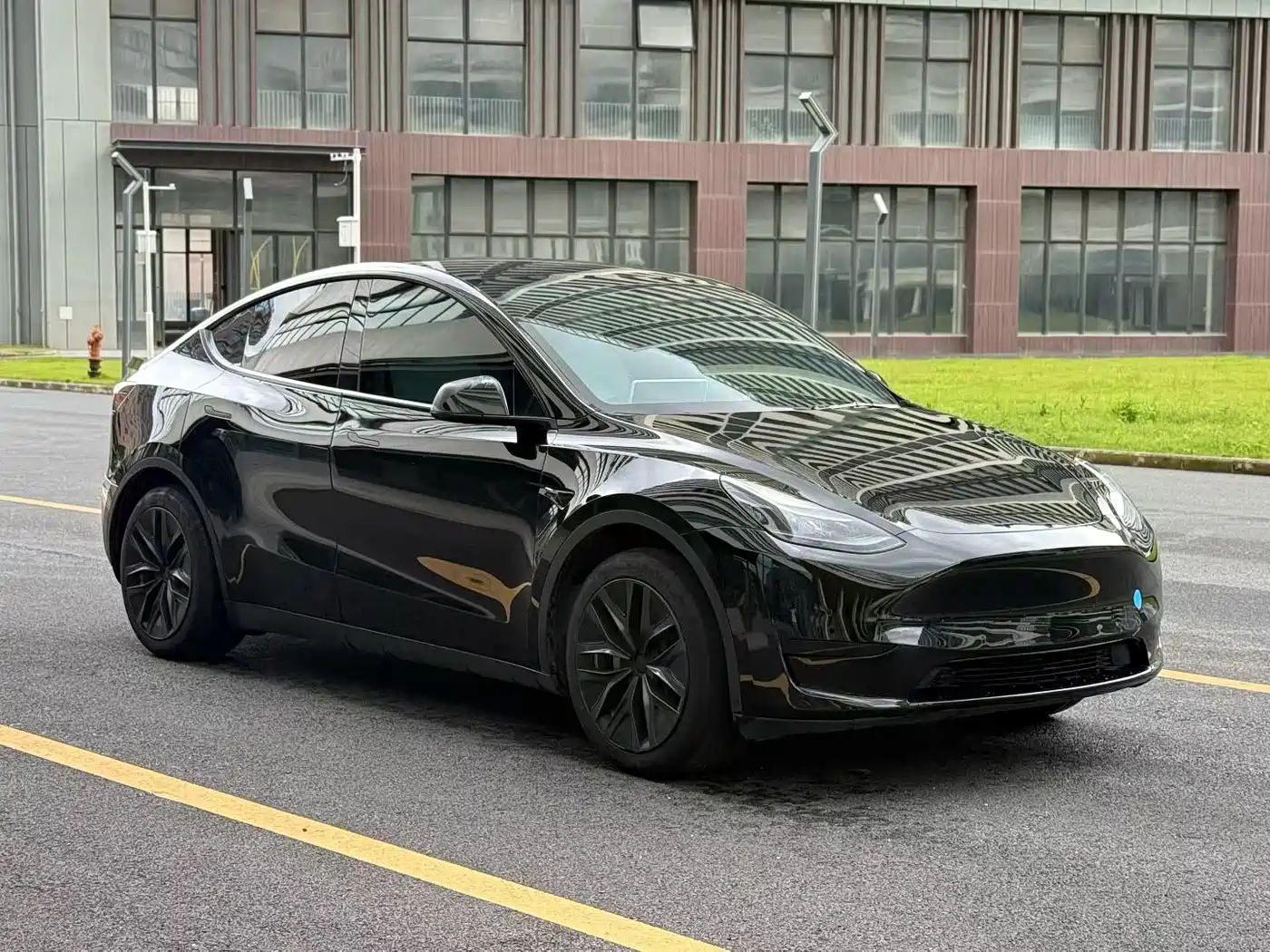 Tesla Model Y 2023