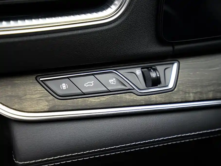 Landian E5 2024 2023 1.5L DE-i 100KM Enjoyment 5-Seater