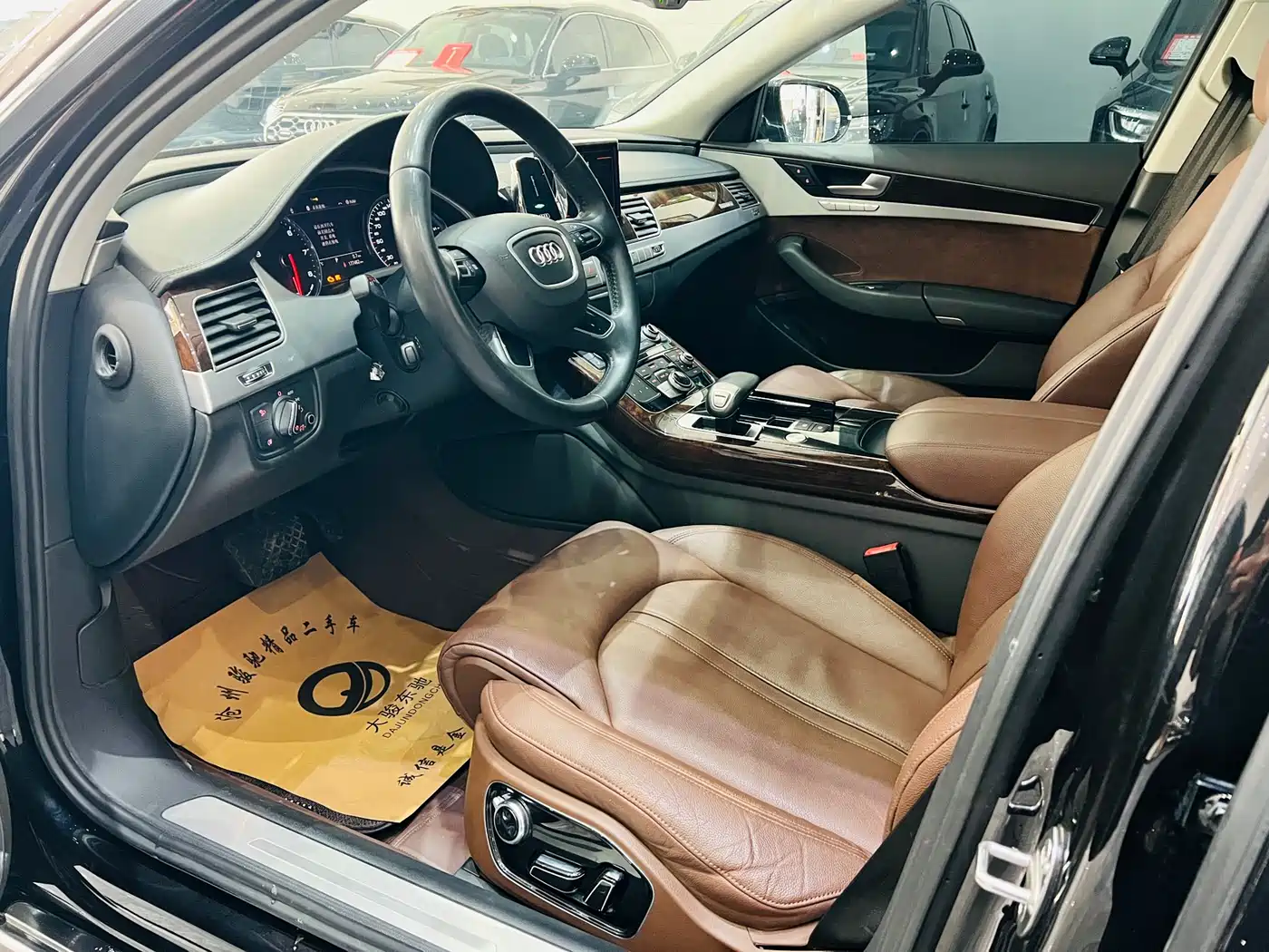 Audi A8 2014 A8L 45 TFSI quattro Comfort фото 4