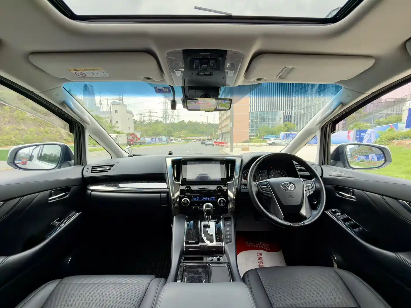Toyota Alphard 2018 Facelift 3.5L Luxury Edition фото 4