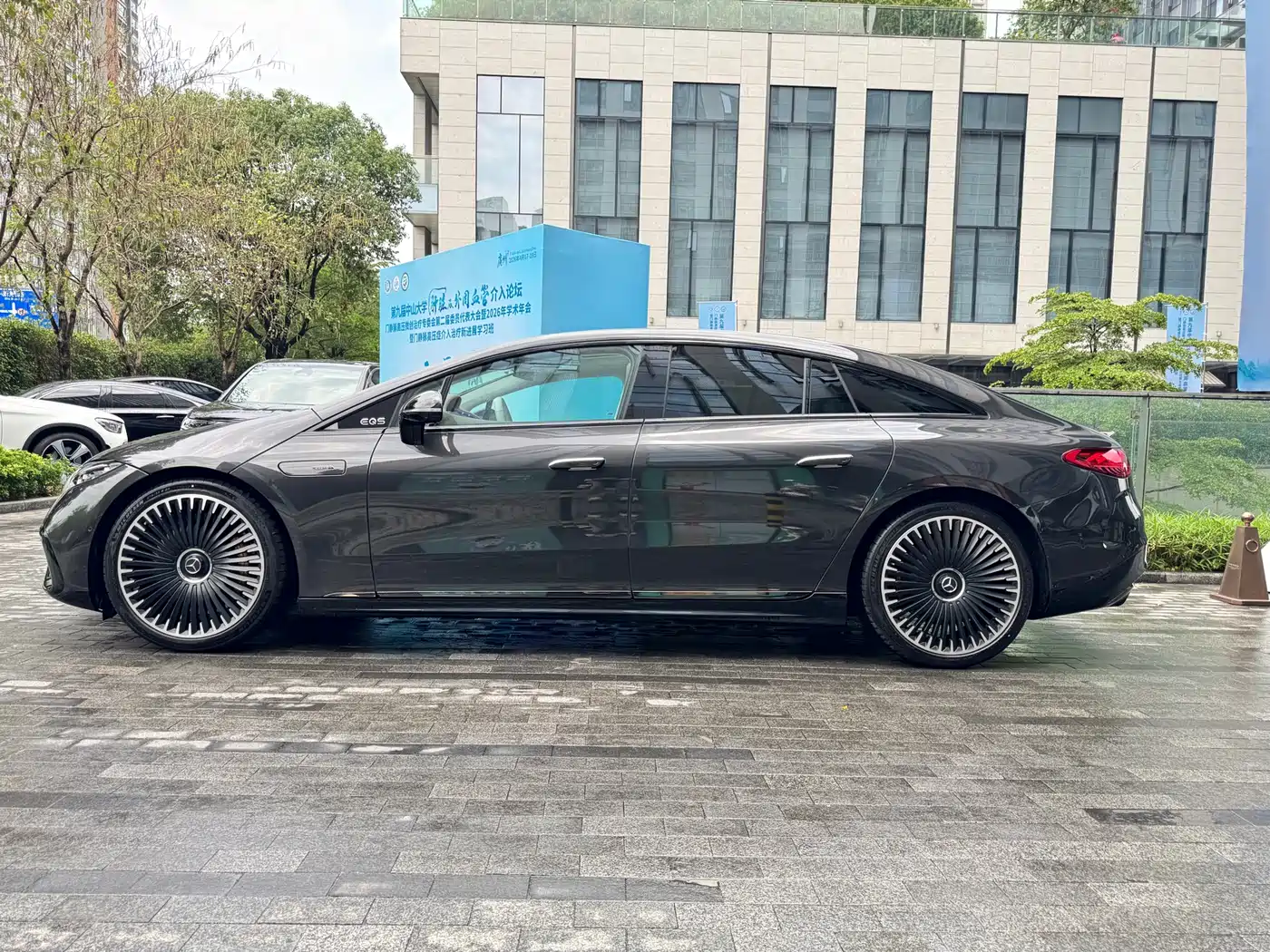 MERCEDES-BENZ EQS AMG