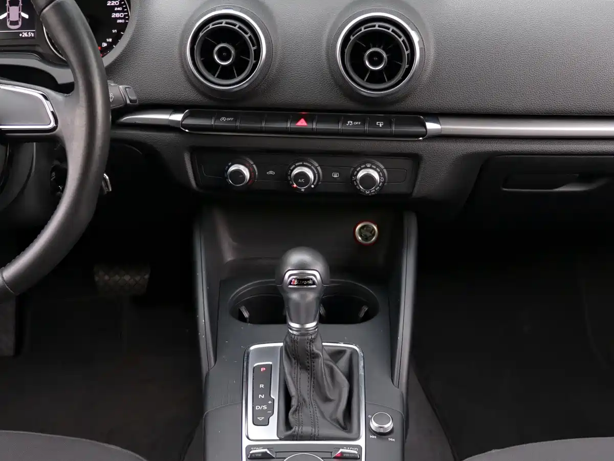 Audi A3 2016 Limousine 35 TFSI Progressive фото 15