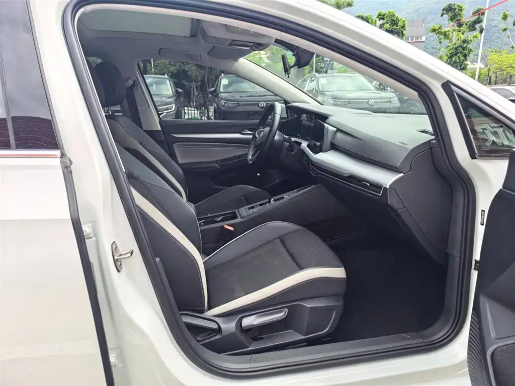 Volkswagen Golf 2021 280TSI DSG Pro фото 6