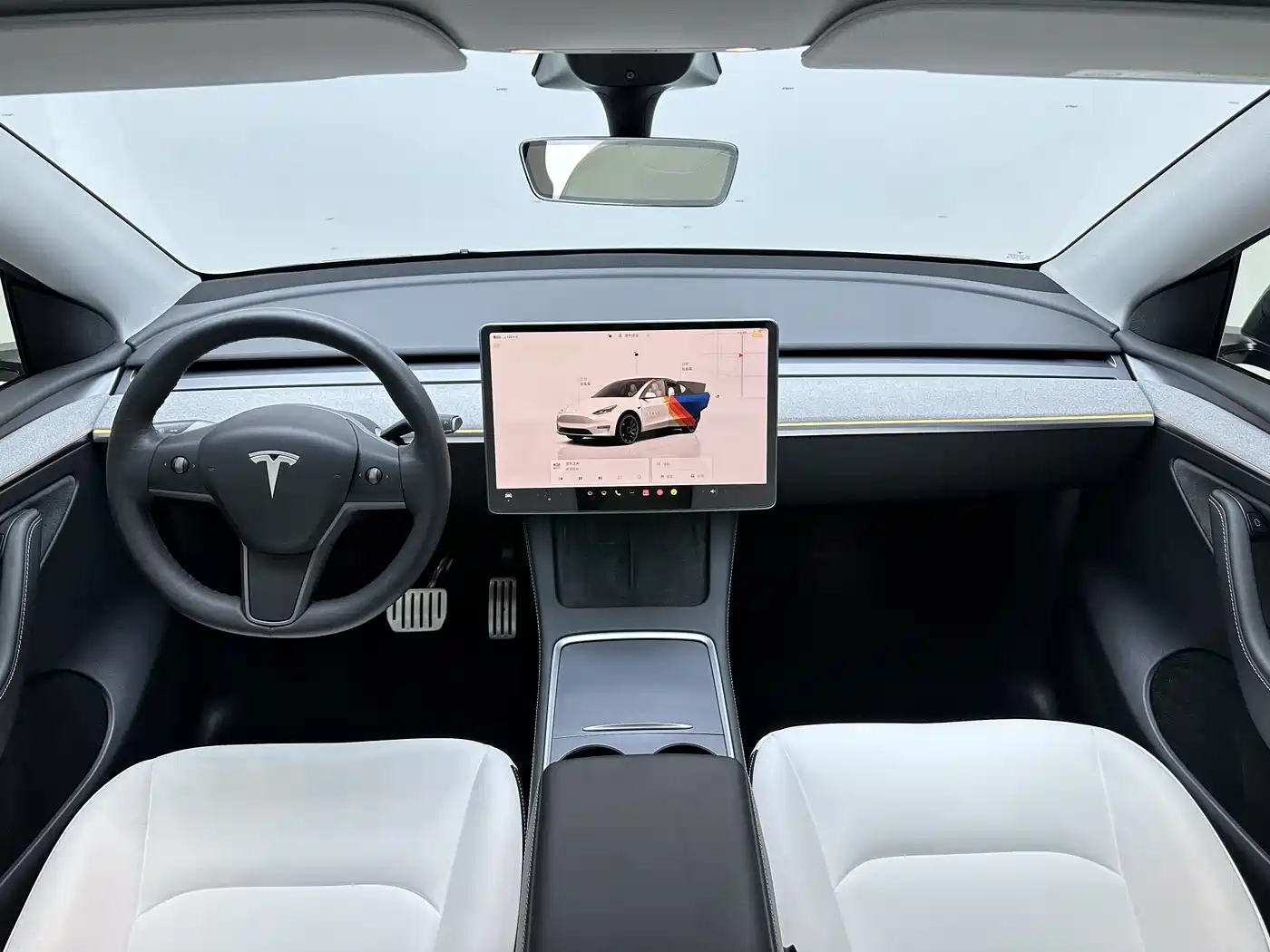 TESLA MODEL Y