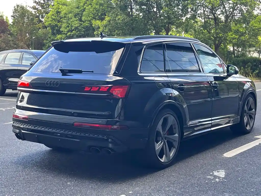 Audi SQ7 2025 2024 4.0 TFSI