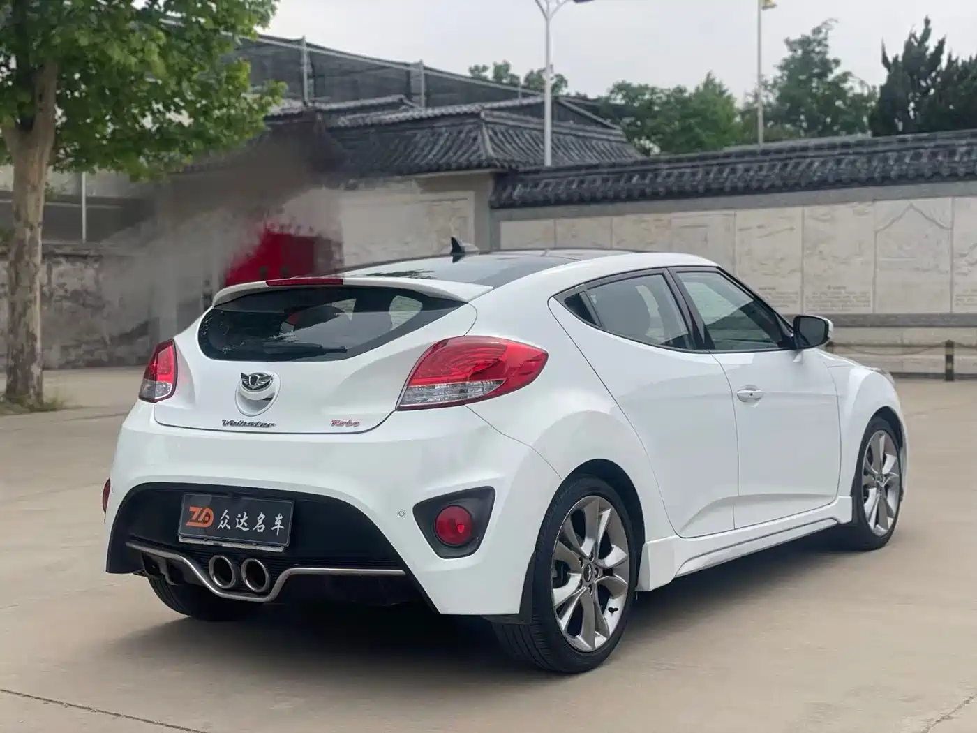 Hyundai Veloster 2015 1.6T Automatic Luxury Edition фото 13