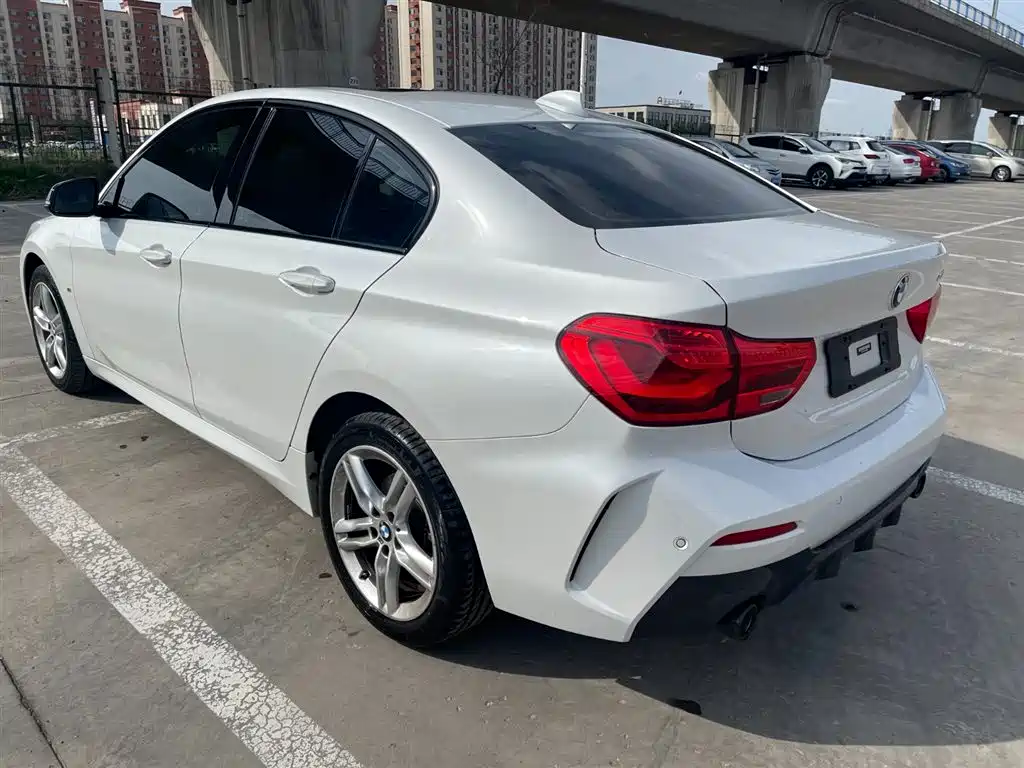  BMW BMW 1 Series 2022 120i M Sport Shadow Edition 7