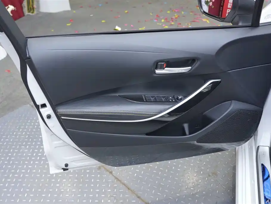 Toyota Corolla 2023 1.8L Smart Hybrid Dual Engine Elite Edition фото 18