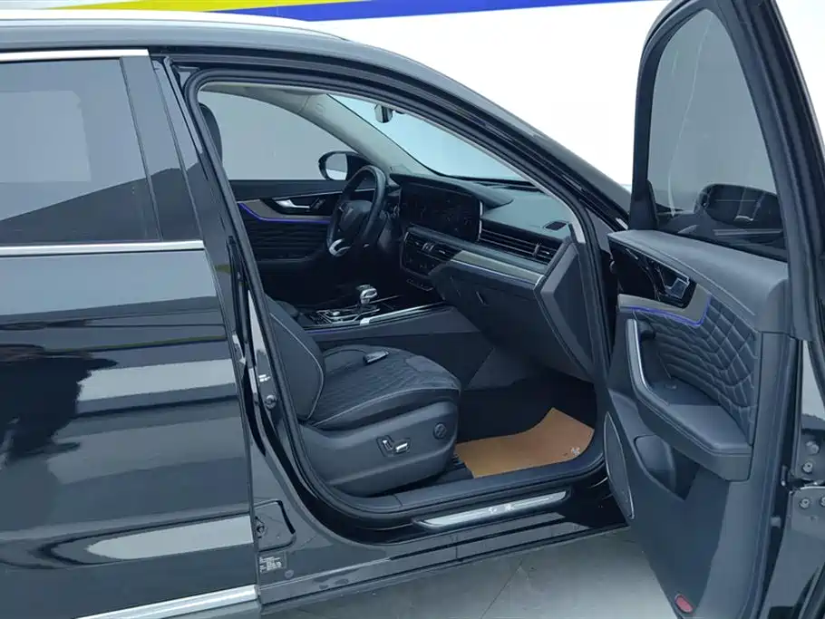 Hongqi HS5 2022 Facelift 2.0T Smart Flag Enjoyment Edition фото 8
