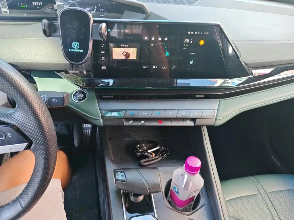 Changan UNI-V iDD 2024 2024 Blue Whale Smart iDD 136km Smart Premium