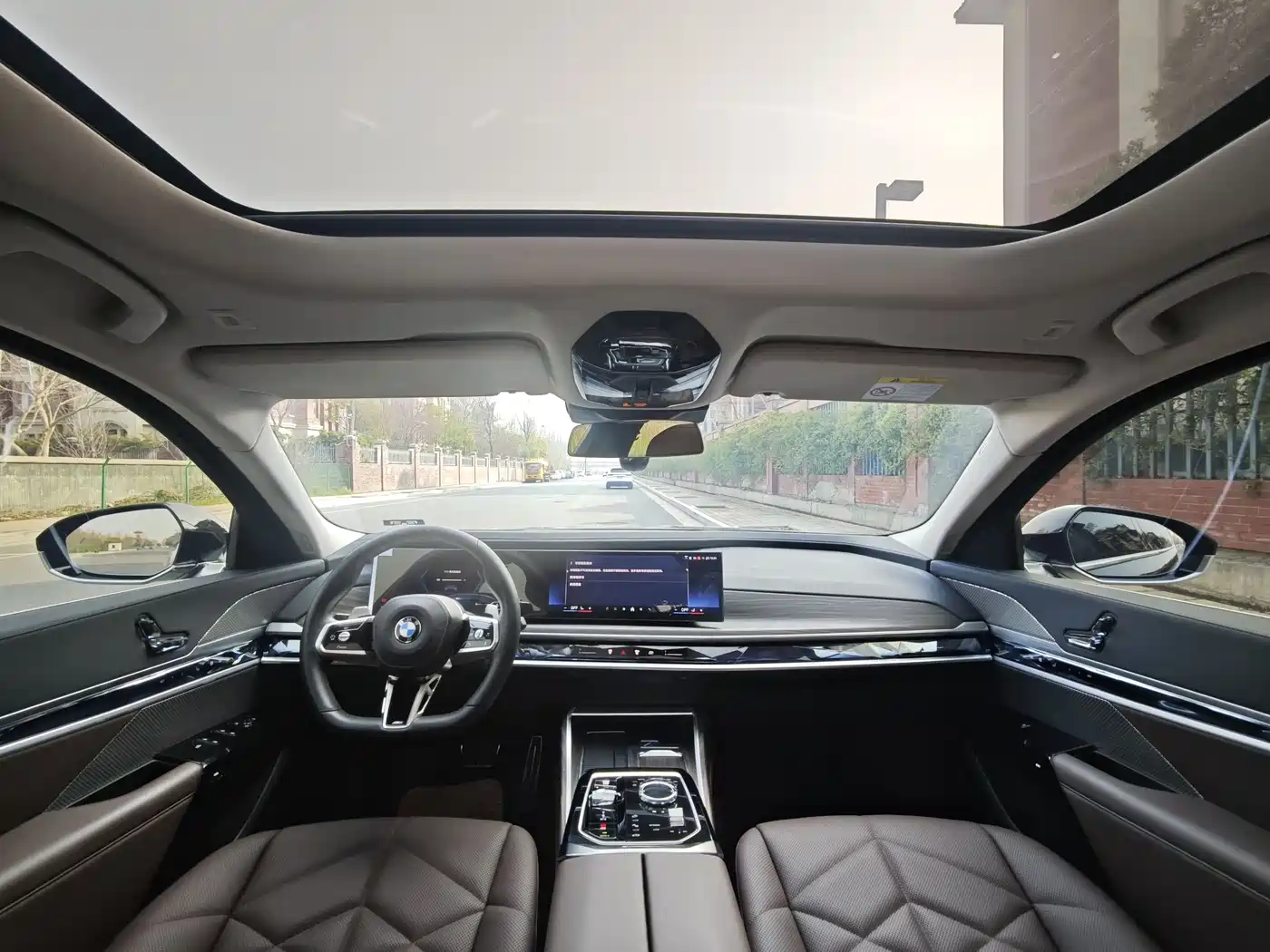 BMW 7 Series 2023 Model 735Li M Sport Package фото 9